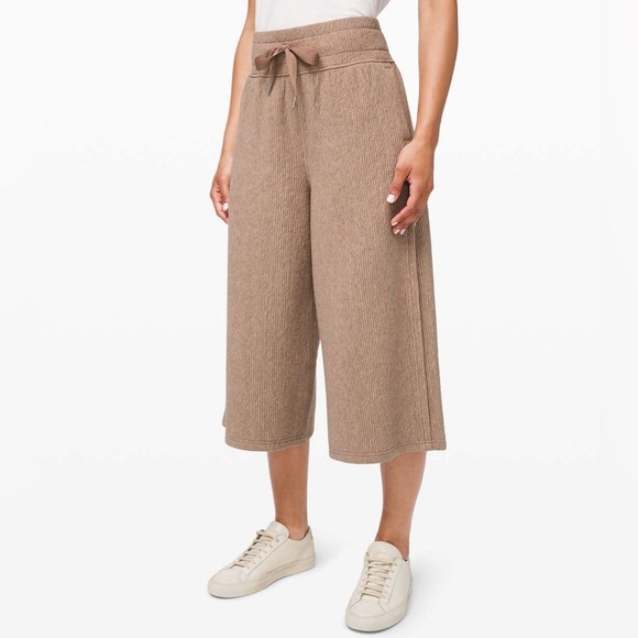 Lululemon Retreat Yourself Crop Heathered Soft Sand Textured Wide-Leg Pants 12 - Picture 2 of 10